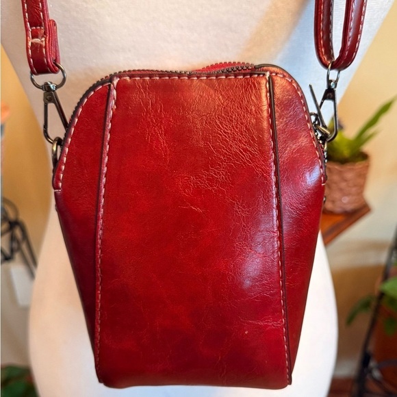 Women’s Soft Mobile Mini Phone Bag Vertical Style Removable Crossbody Strap Red - Picture 2 of 13